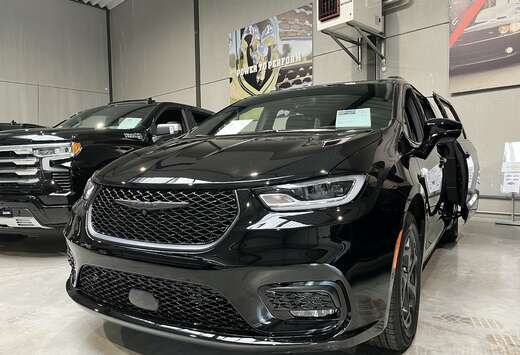 Chrysler S Black Edition Hybrid