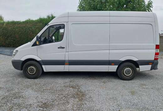 Mercedes-Benz 313 2.1 CDI A2H2
