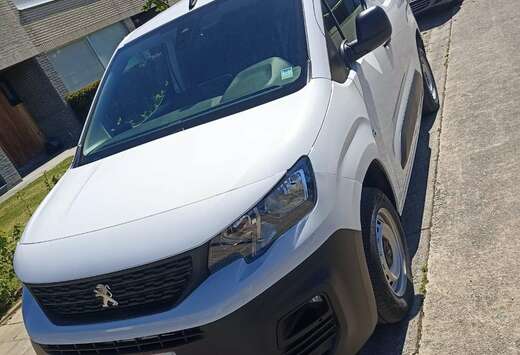 Peugeot 1.5 BlueHDi L1 STD Light S/S (EU6.4)