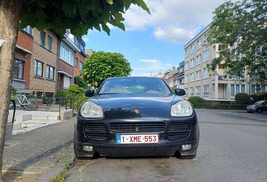Porsche 4.5i V8 Tiptronic S