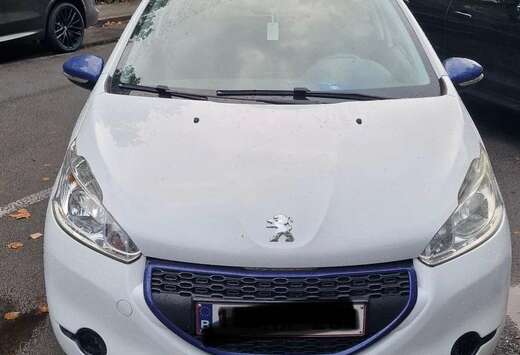 Peugeot 208 1.0i Like