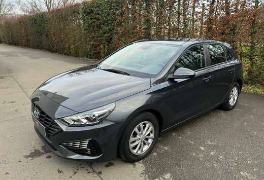 Hyundai i30 1.0 / CARPLAY / / CAM /
