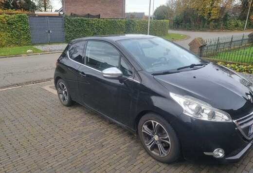 Peugeot 208 120 VTI Allure