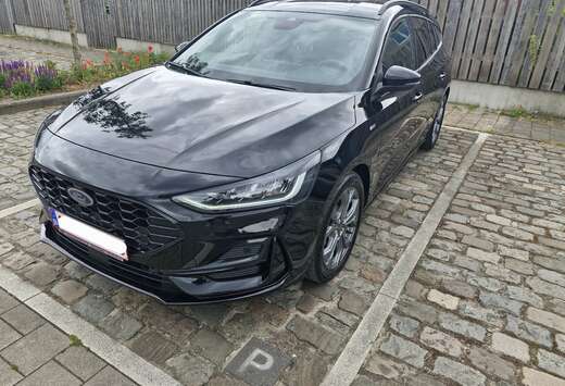 Ford Focus 1.0 EcoBoost Hybrid ST-LINE DESIGN