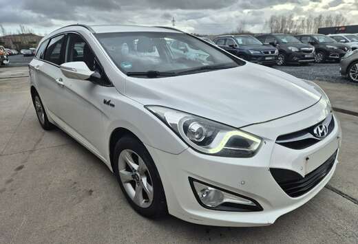 Hyundai SW 1.7 CRDi Blue Drive//USB//MARCHAND OU EXPO ...