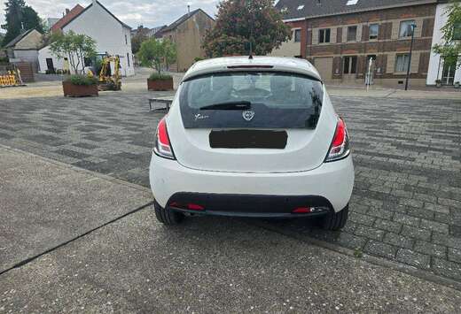 Lancia Ypsilon 1.2i Fire Evo II Black