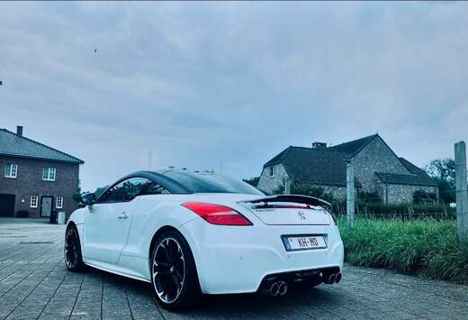 Peugeot 2.0 HDi 163pk R-look volledig zwart leder