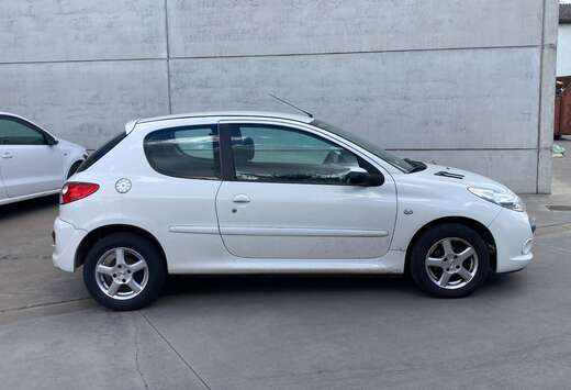 Peugeot 1.4 benzine 2012 met 88000km*airco*EURO 5*LEZ ...