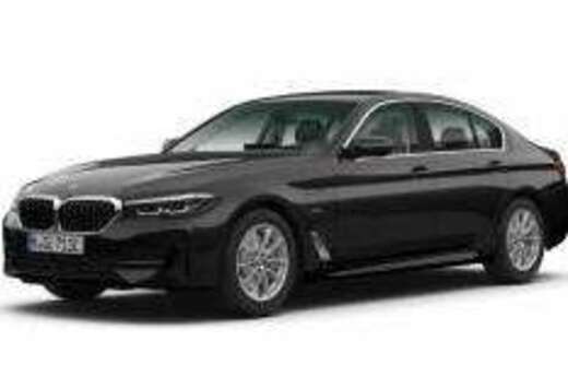 BMW e xDrive Aut./Trekhaak/Act.Cruise Control/...