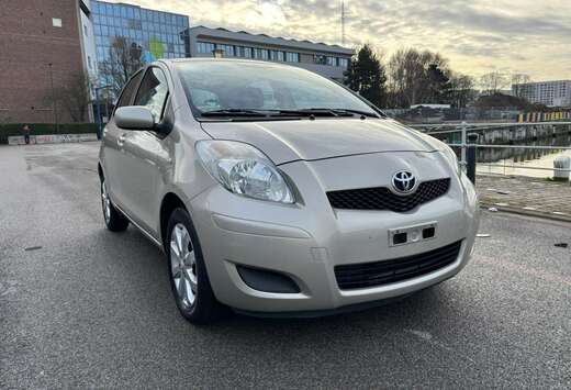 Toyota Yaris 1.33 VVT-i / AUTOMAAT / AIRCO