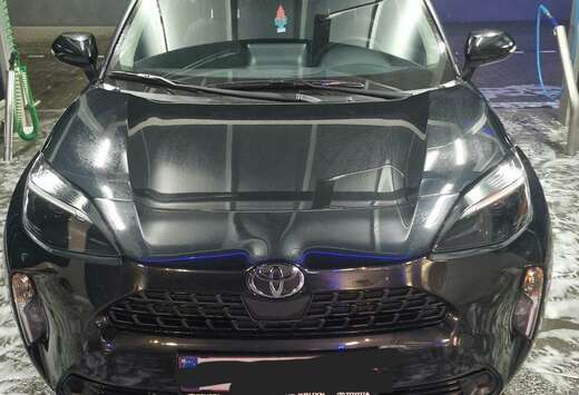 Toyota Hybrid 116 1.5 VVT-i Dynamic Metallic Black