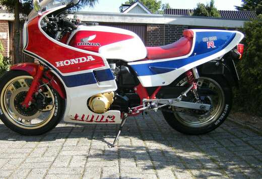Honda R