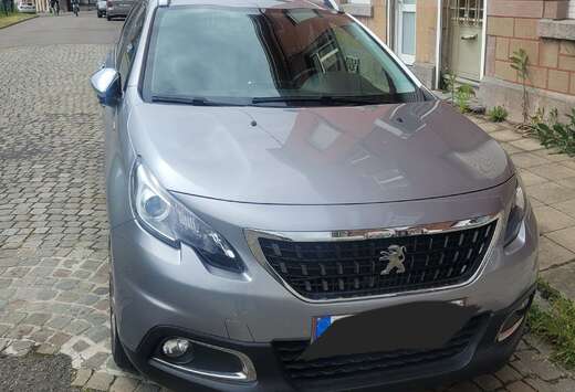 Peugeot 2008 1.2i PureTech Style