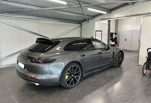 Porsche 4 E-Hybrid Sport Turismo