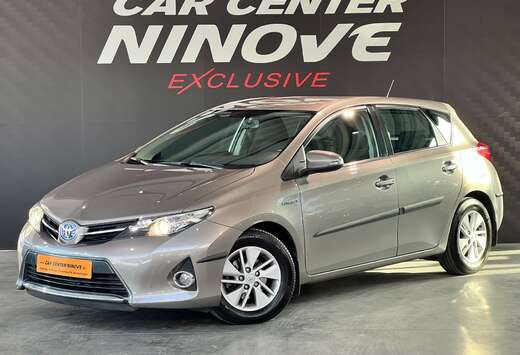 Toyota 1.8 VVT-i Hybrid / Automaat / Incl. Winterset