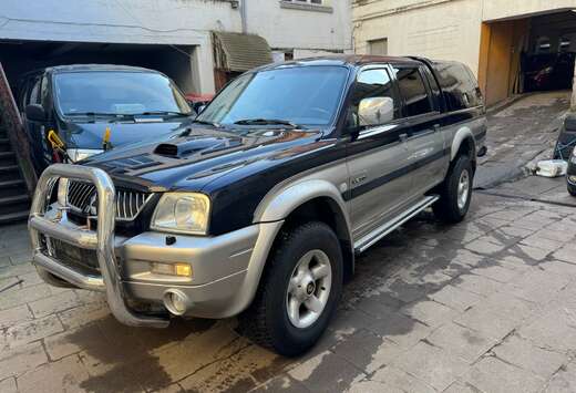 Mitsubishi Pick Up 4x4 Intense + Autm.