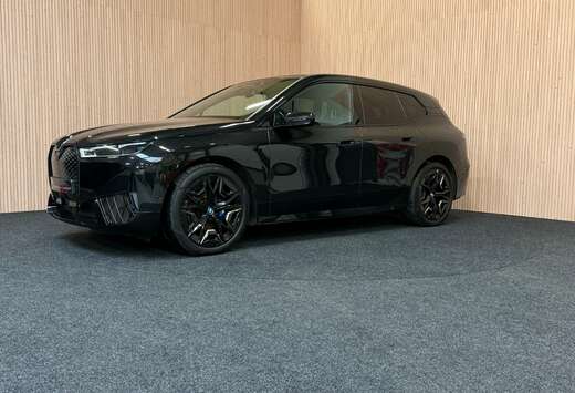 BMW iX 111.5 kWh M60 619pk Sky-lounge M-pack FULL