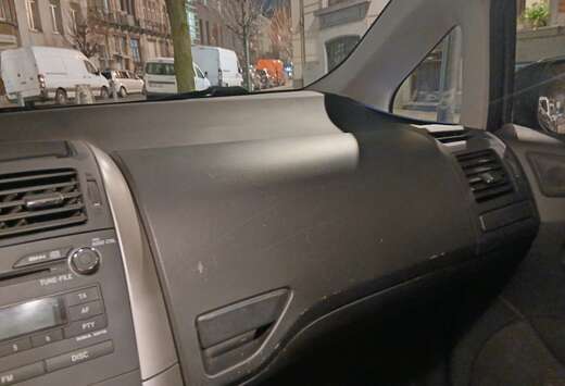 Toyota Auris 1.4i VVT-i Linea Luna