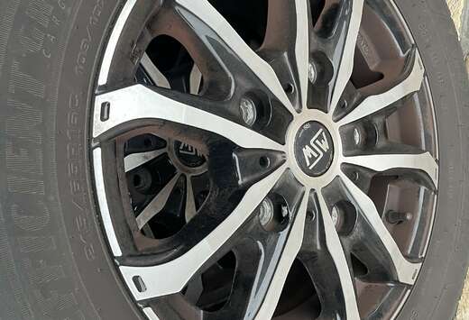 Ford 2.0 TDCi L2H1 Limited S/S (EU6.2)