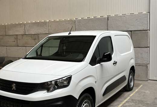 Peugeot 1.5 BlueHDi L1 STD Light Asphalt (EU6.3)