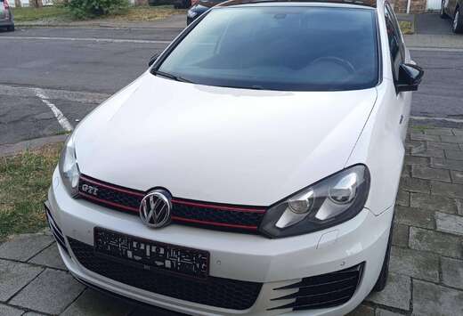 Volkswagen Golf 2.0 TSI