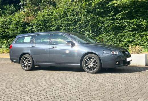 Honda Accord Tourer 2.4 i Automatik Executive