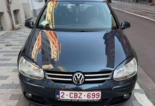 Volkswagen Golf 1.6i 16v FSI Trendline Tiptronic