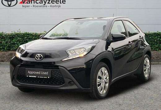 Toyota play+cam+DAB+applecarplay + androidauto