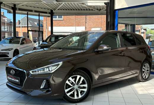 Hyundai i30 1.0 T-GDi *XENON * GPS * CARPLAY * CAMERA ...