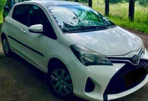 Toyota Yaris 1.33i VVT-i Active and pack Live 2