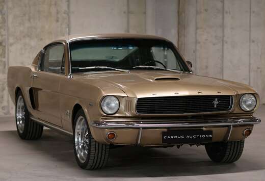 Oldtimer Ford Mustang Fast-Back