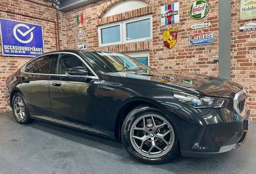 BMW 520iA Limousine 2.0 208cv Auto Cuir/SiègCh+V/Cam