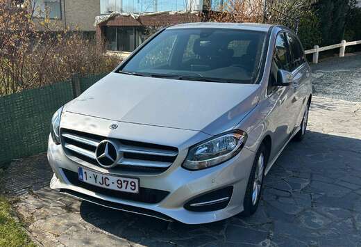 Mercedes-Benz B 180