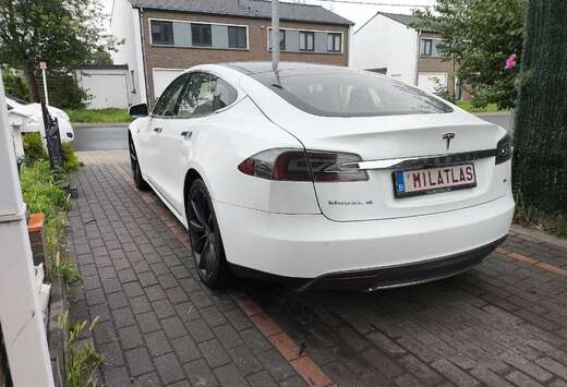 Tesla 85 kWh Performance
