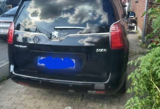 Peugeot 5008 1.6i Premium