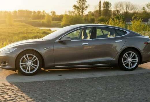 Tesla Model S 90 kWh Dual Motor