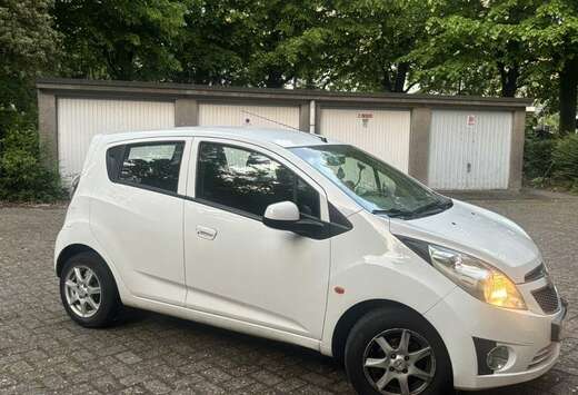 Chevrolet 1.0i LS
