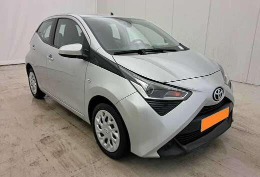 Toyota 1.0 VVT-i X-Play