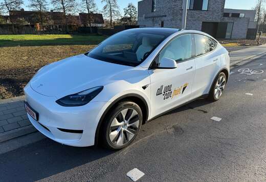 Tesla Model Y 72.5 kWh Standard Range