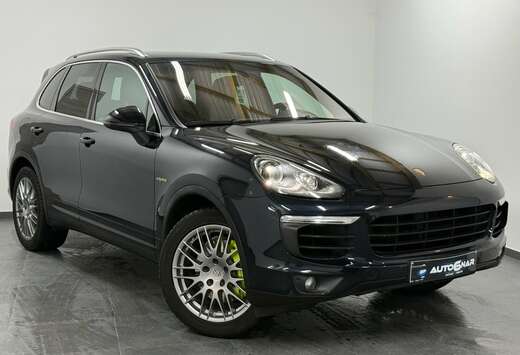 Porsche 3.0i V6 PHEV e-Hybrid (306 kW)