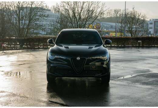 Alfa Romeo Quadrifoglio 2.9 Bi-Turbo V6  - Toit ouvra ...