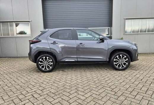 Toyota NEW HYBRID BUSINESS 130PK NAV/PARK/CAM/SAFEXL- ...