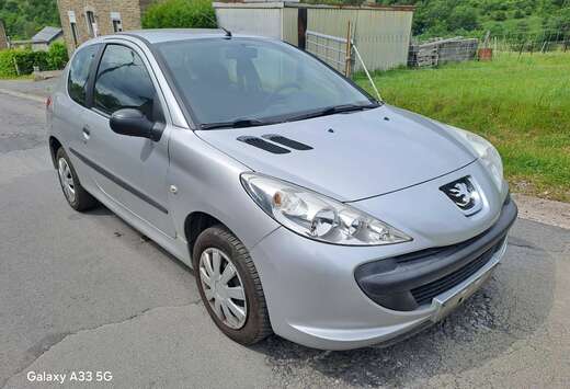 Peugeot 206 + 1.1i Urban FAIBLE KM
