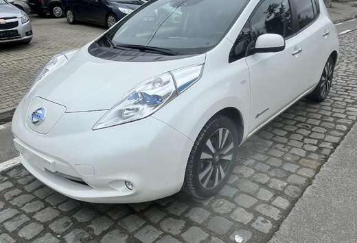Nissan Leaf 30 kWh Tekna  / NAV / CAMERA / LEATHER