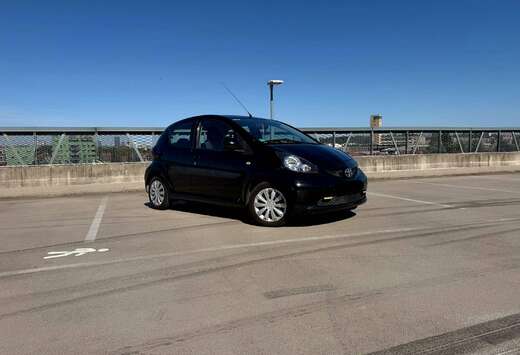 Toyota 1.0 Essence – 93.000 km – Clim – 2 clés