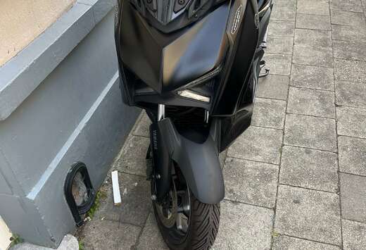125cc tech max Xmax