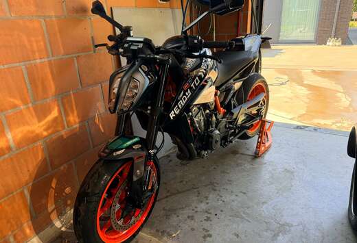 Duke 890 R