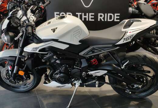Triumph R