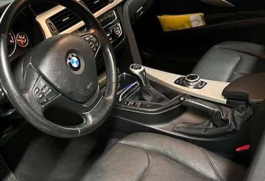 BMW 318d Touring Sport Line