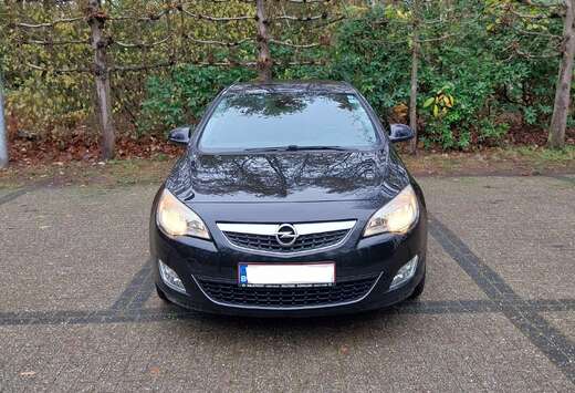 Opel Astra 1.7 CDTI DPF Cosmo